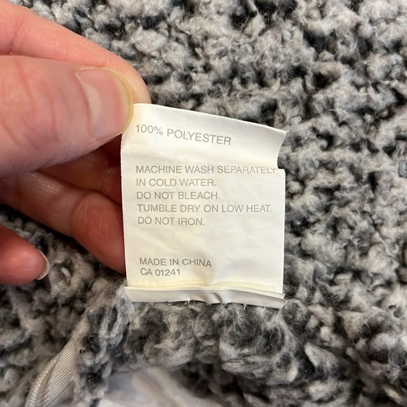 Simons Long Gray Sherpa Decorative Pillows (2 pack) - Picture 6 of 8